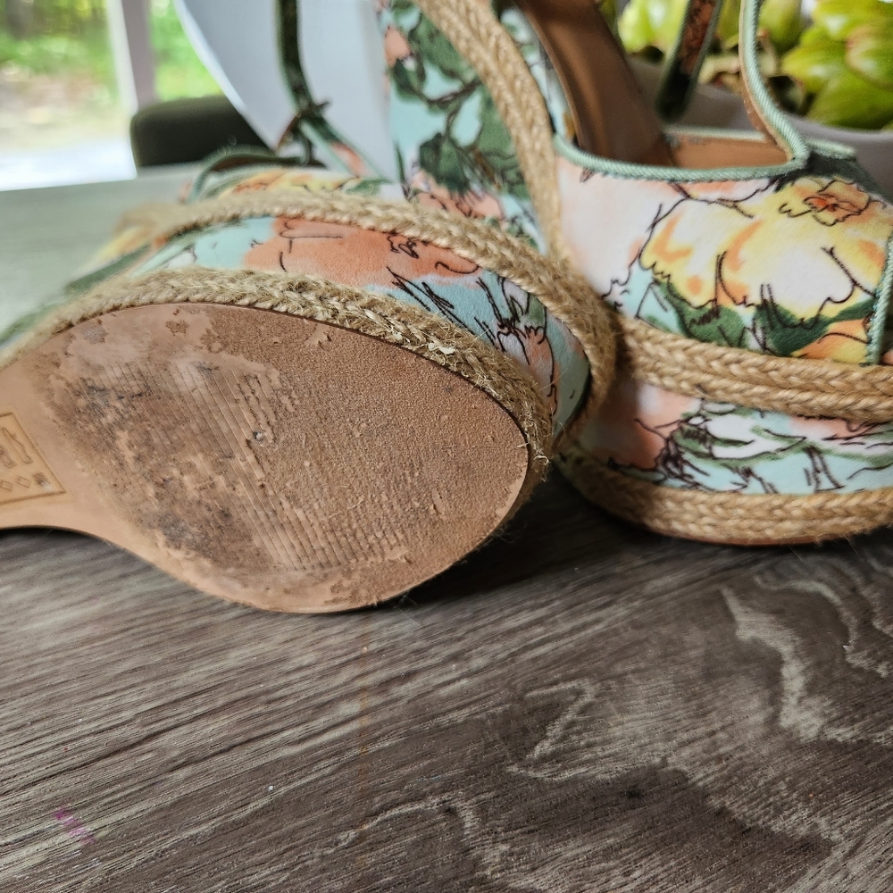 Mint Green Floral Shoe dazzle - Picture 3 of 4